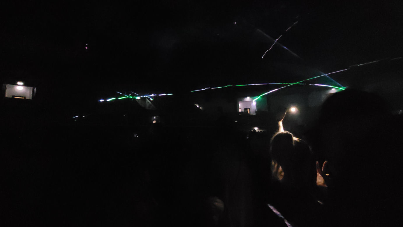 Finał WOŚP w Olsztynie. Pokaz laserowy podczas „Światełka do nieba” zachwycił wszystkich [ZDJĘCIA]