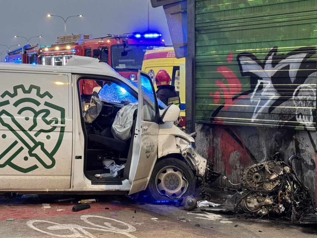  Warszawa. Wypadek na ul. Marsa. Zderzenie sześciu pojazdów [ZDJĘCIA]
