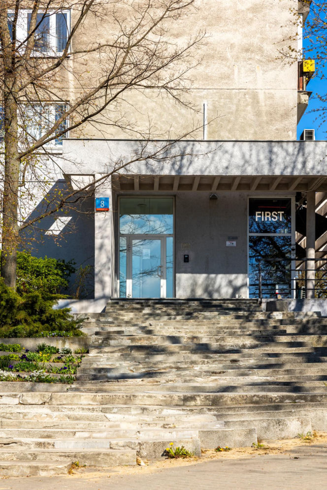 Blok Młotek na Smolnej 8 w Warszawie