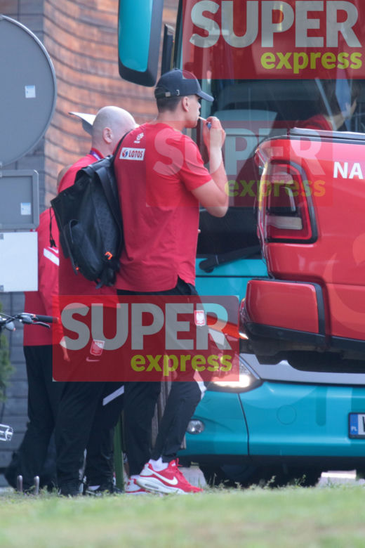 Wojciech Szczęsny z papierosem w ustach przed meczem Polska - Hiszpania