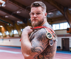 Pawel Fajdek kuje sobie medale
