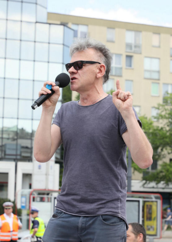 Znana z TVP dziennikarka i żona kandydata z listy PiS do Sejmu, modliła się do św. Józefa. Wszystko, co chciała się spełniło!