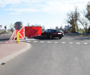 Śmiertelny wypadek pod Białą Podlaską. Motocyklista uderzył w BMW