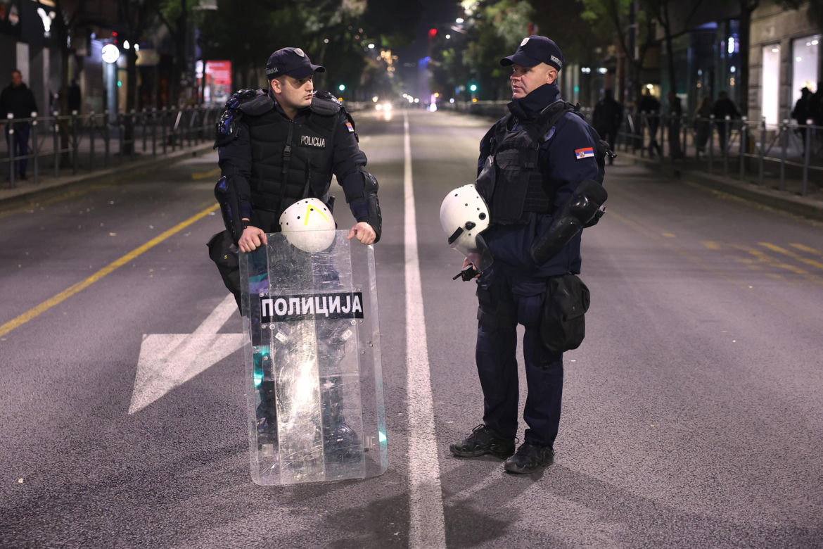 Głosowanie zakończone, ale emocje nie opadają. W Serbii policja szykuje się na demonstracje