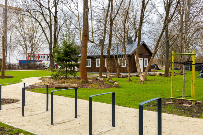 Domki fińskie na Polu Mokotowskim w Warszawie