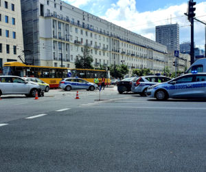 Wypadek na skrzyżowaniu ul. Królewskiej i ul. Marszałkowskiej