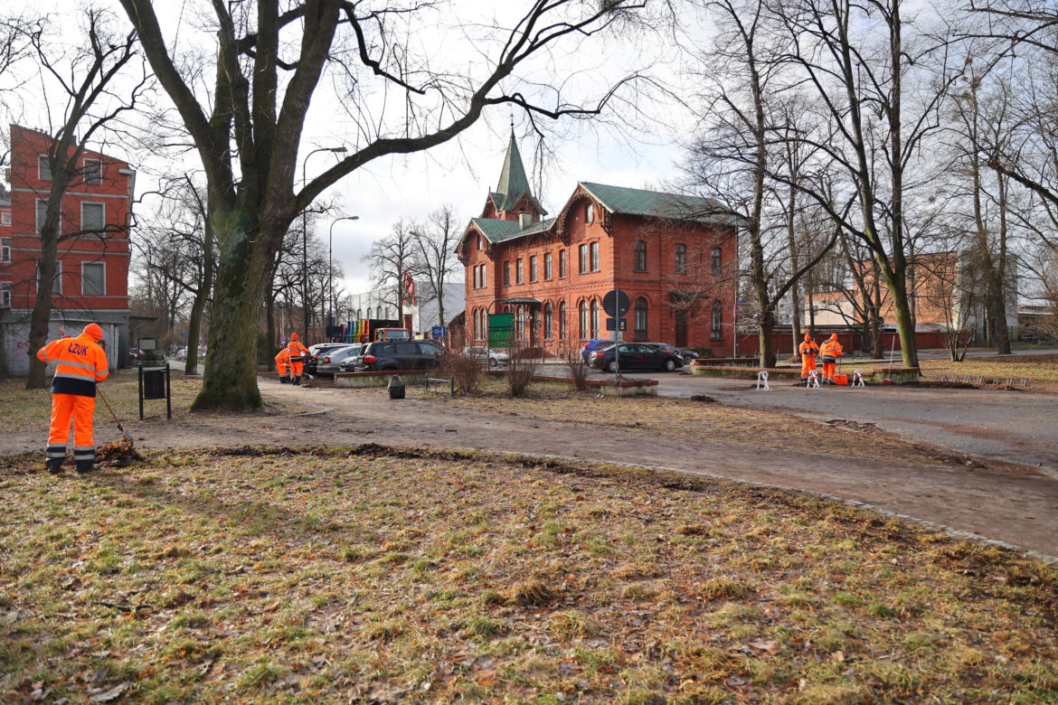 Trwają przygotowania do wiosny. Wielkie sprzątanie w łódzkich parkach