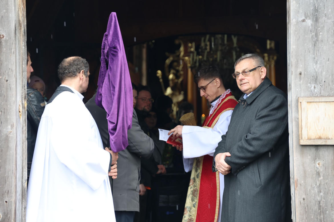 Niedziela Palmowa w lubelskim skansenie. Wokół kościoła z Matczyna przeszła procesja
