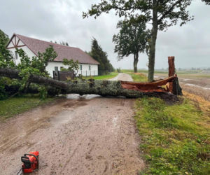 Awarie prądu i zalania. Pracowity weekend służb na Warmii i Mazurach