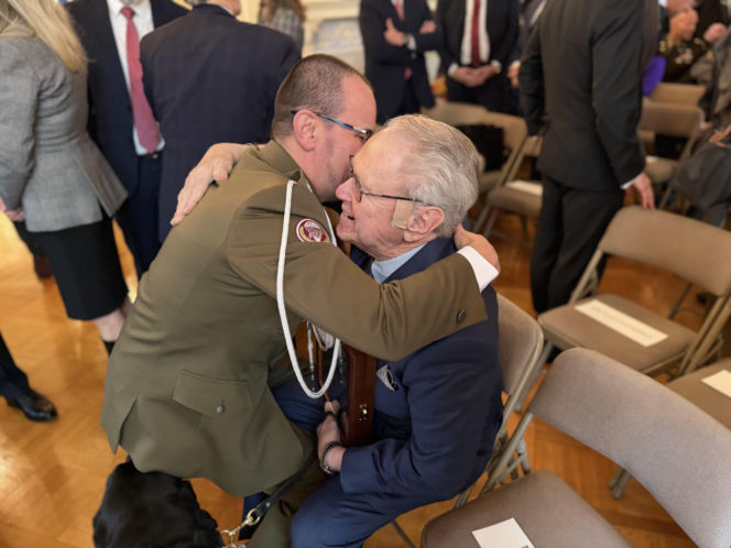 Wręczenie Krzyża Wielkiego Orderu Zasługi RP rodzicom Michaela Ollisa w Waszyngtonie, DC