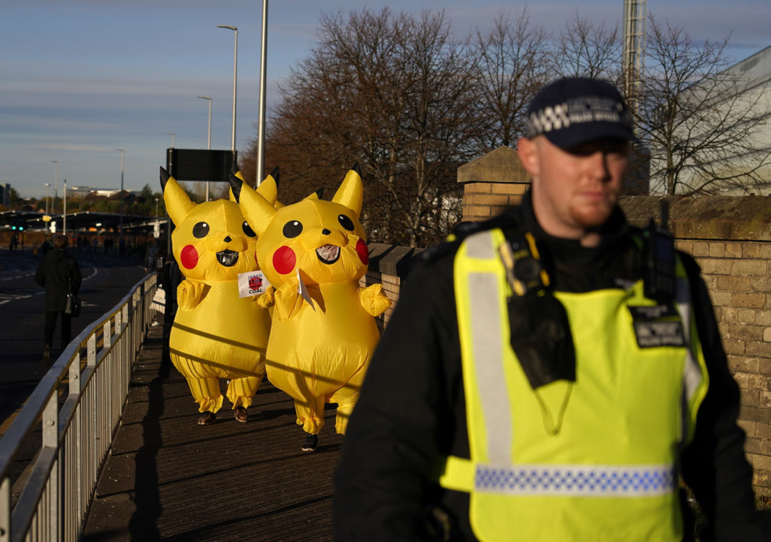 Zamiast złodziei, łapali pokemony. Dwóch policjantów zwolnionych ze służby!