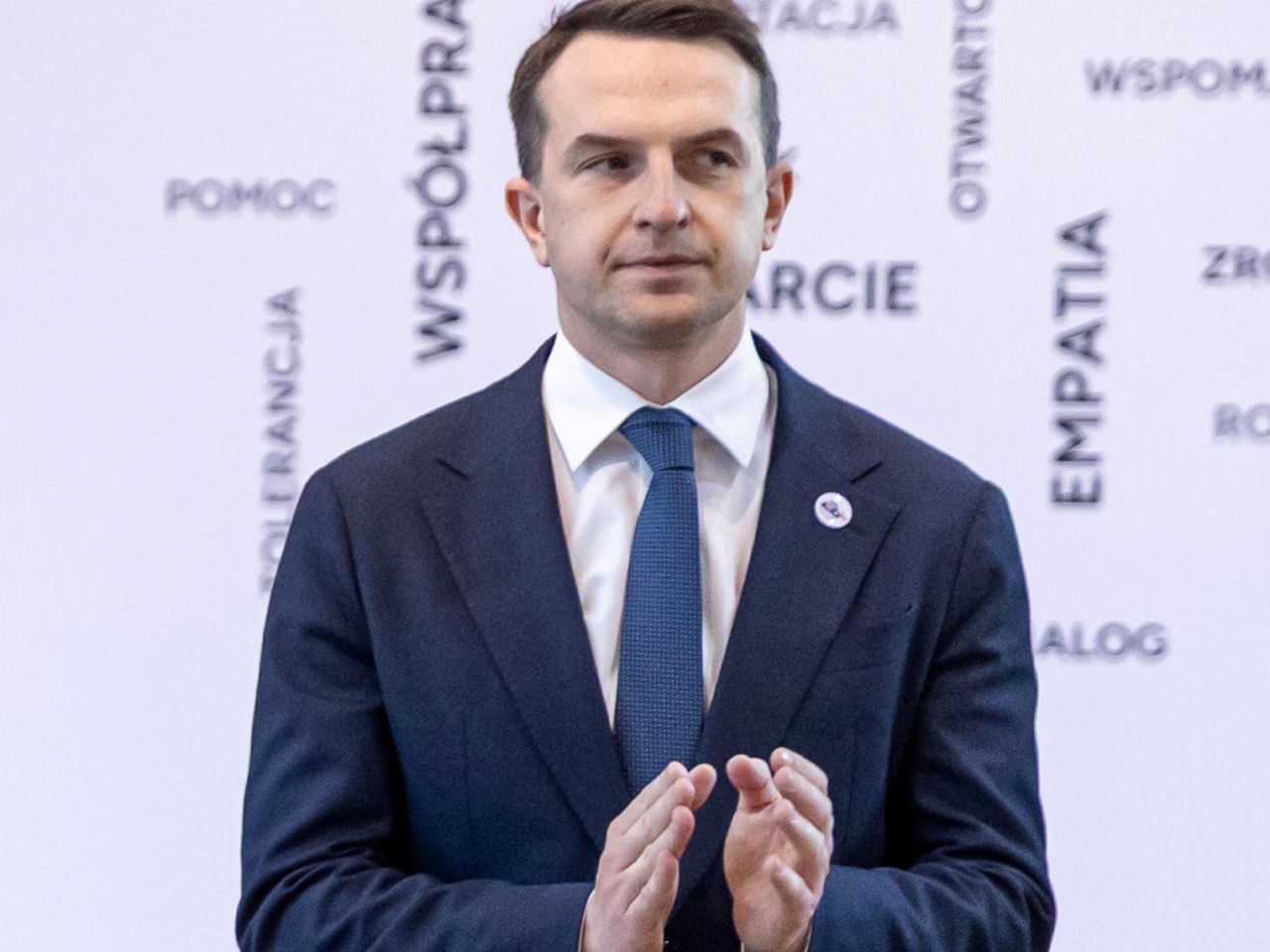 Carlsona usprawiedliwiał agresję Hitlera na Polskę?! Ostre stanowisko polskiego rząd…
