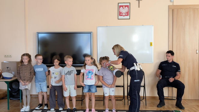 Pan Mrówka uczy bezpieczeństwa