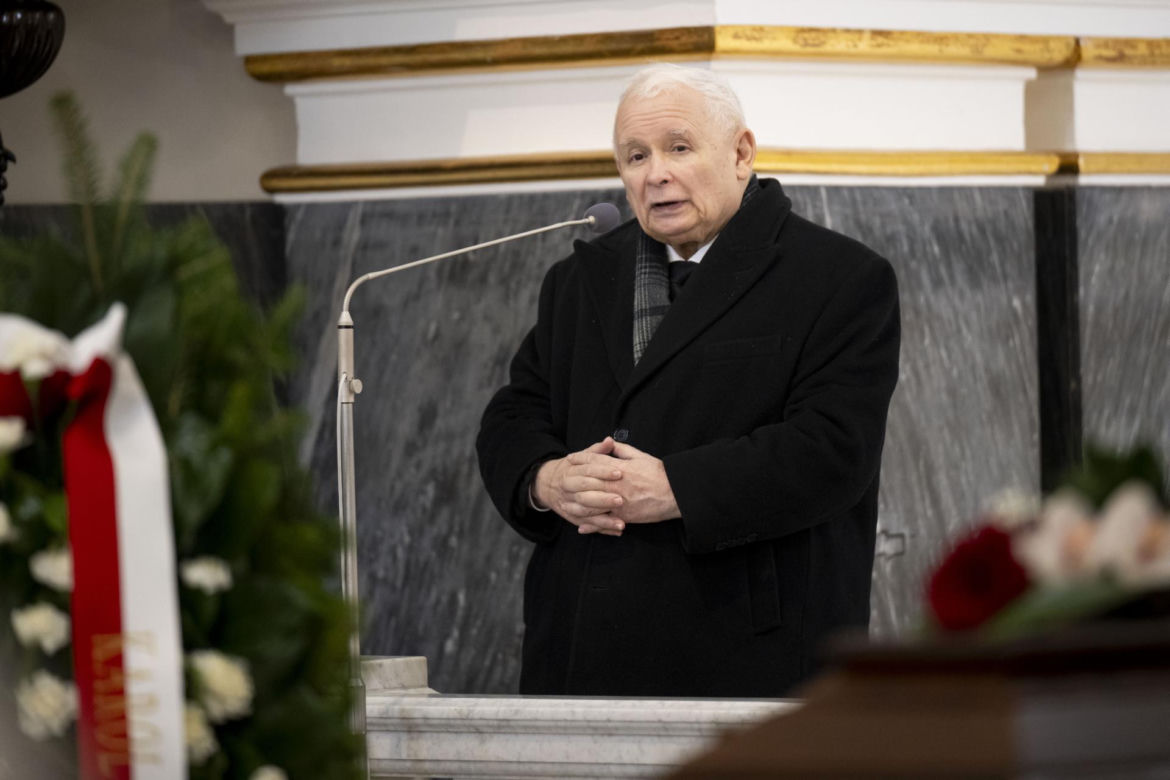 Jarosław Kaczyński na pogrzebie pierwszego naczelnego "Gazety Polskiej"