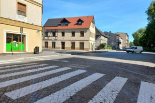 Nowe przejście dla pieszych na Narutowicza. Będzie ich więcej w Lesznie [ZDJĘCIA]