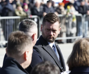 Rocznica katastrofy smoleńskiej. Prezydent Nawrocki uczcił pamięć zmarłych