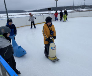 Lodowisko w Centrum Rekreacyjno-Sportowym Ukiel