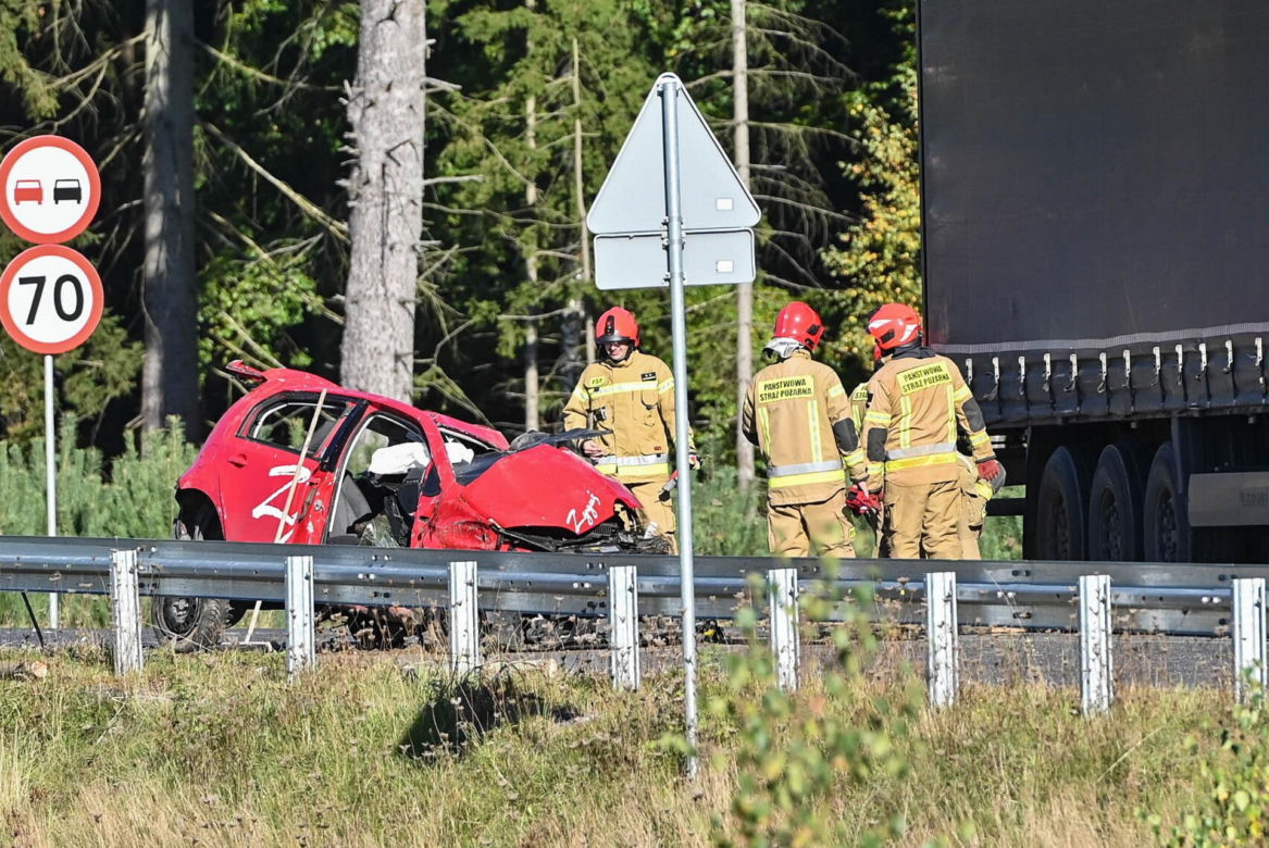 Ciężarówka zmiażdżyła auto nauki jazdy