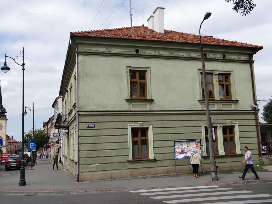 Jedno z najpiękniejszych miast w Małopolsce leży obok Krakowa. Zachwyca zabytkowym dworem