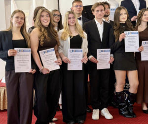 Zakończenie roku szkolnego maturzystów II LO w Starachowicach. Wyjątkowa uroczystość w obiektywie