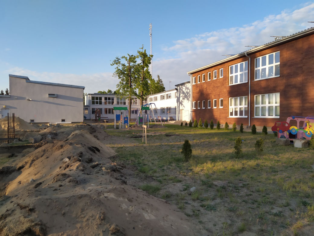 Trwa budowa hali sportowej przy Zespole Oświatowo-Wychowawczym w Strzale - ZDJĘCIA