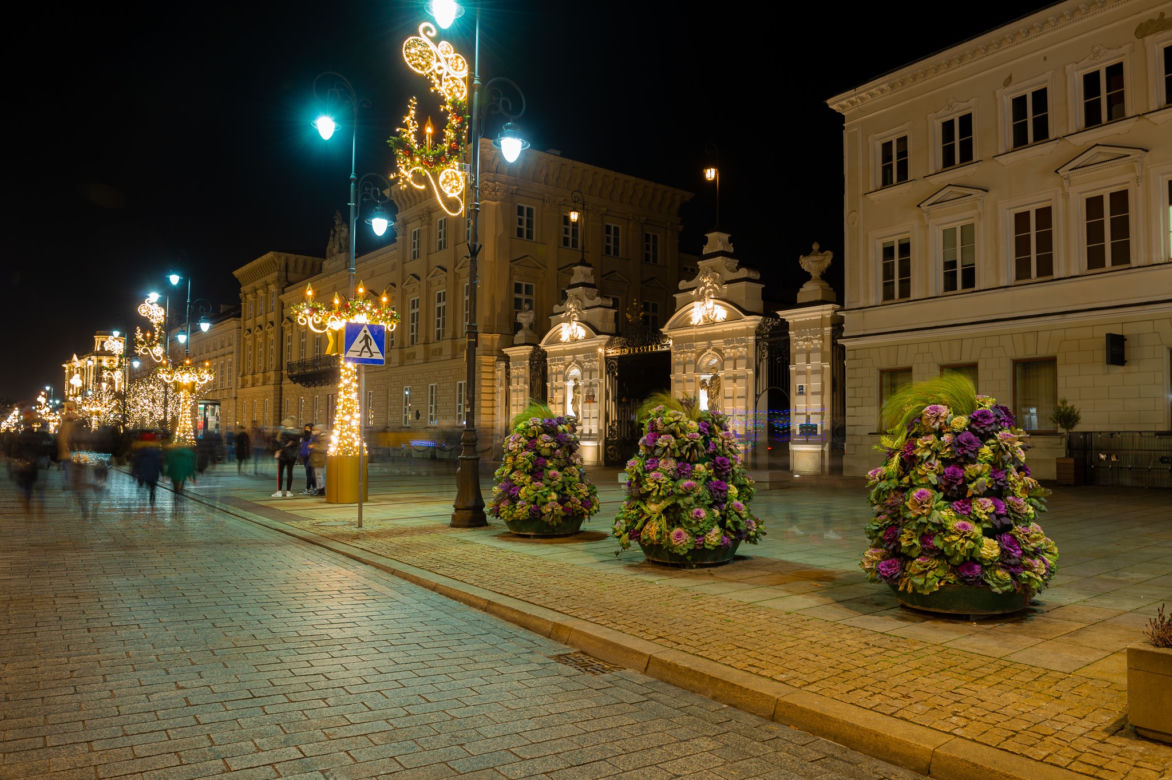 Świąteczna iluminacja w Warszawie już odpalona! Zobacz jak wyglądają ozdoby