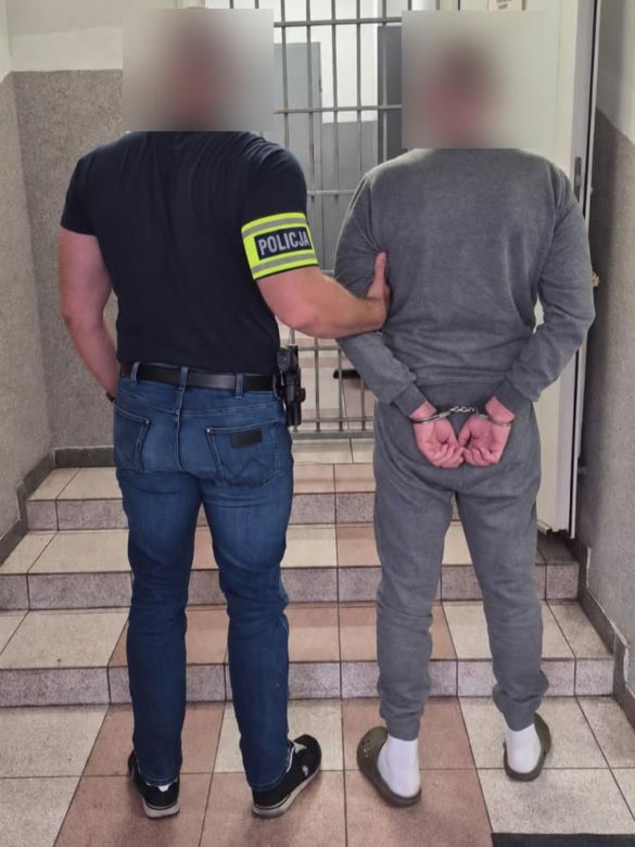 Zwabili 20-latka w pułapkę, obcięli mu włosy i brutalnie zaatakowali. Wśród podejrzanych 15-latka
