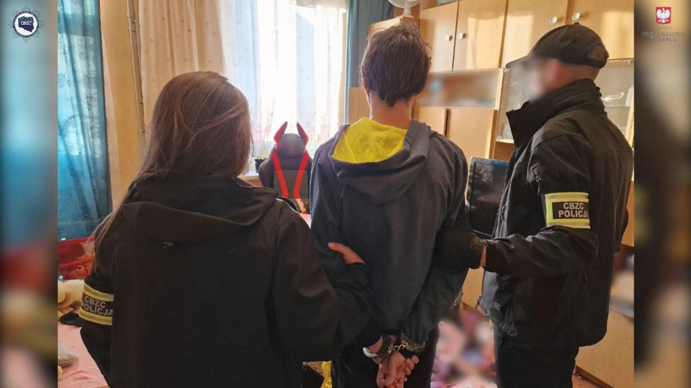 Zatrzymania w sprawie fałszywych alarmów bombowych. Wśród podejrzanych 21-latek z Białegostoku