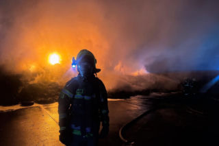 Pożar w zakładzie utylizacji opon w Rożentalu