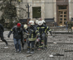 Ukraina/ 21 zabitych, ponad 110 rannych po atakach w Charkowie i Kijowie