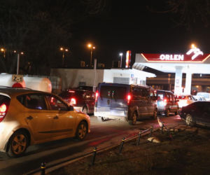 Wojna na Ukrainie. Szturm na stacje w Warszawie. Benzyna prawie po 6 zł