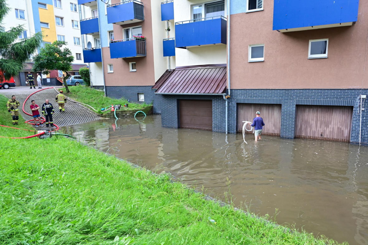 Gryfino. Usuwanie skutów ulewy