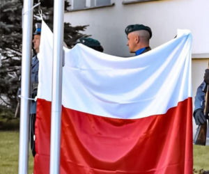 Obchody 2 maja w Olsztynie. Uroczyste podniesienie flagi na maszt [ZDJĘCIA]