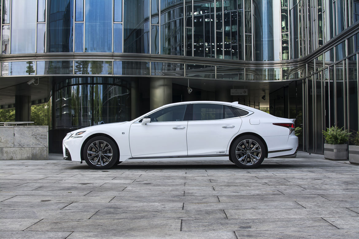 Lexus LS500h F-Sport