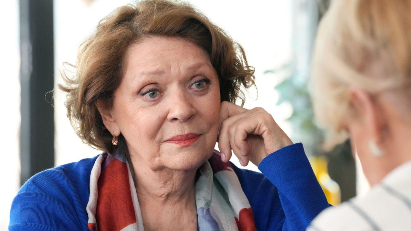 Barwy szczęścia odc. 3423.Józefina Rawiczowa (Elżbieta Jarosik), Małgorzata (Adrianna Biedrzyńska)