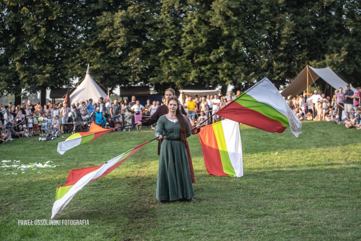 Co roku turniej rycerski na Zamku w Liwie przyciąga coraz większą rzeszę odbiorców
