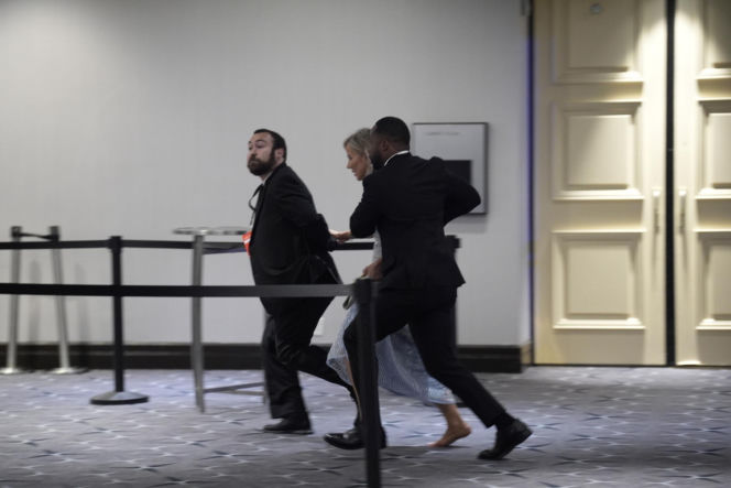 Strzały na kolacji z udziałem Donalda Trumpa