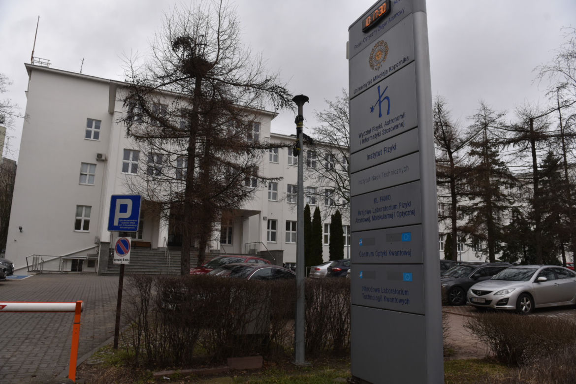 Afera na UMK w Toruniu. Profesor z Wydziału Fizyki, Astronomii i Informatyki Stosowanej podsłuchiwał studentów?
