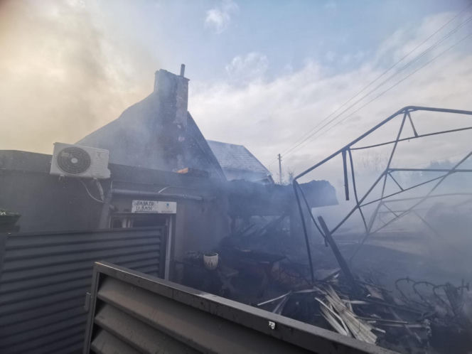 Znany zajazd doszczętnie spłonął. W jednej chwili rodzina straciła cały dobytek