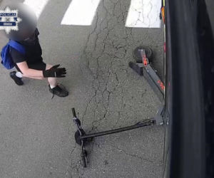 11latek wjechał hulajnoga pod autobus