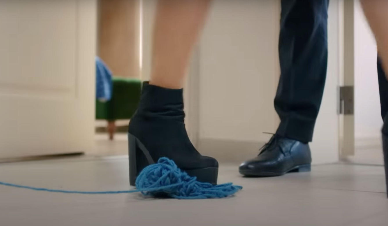 Bulent zrobi awanturę Egemu i zabroni mu zbliżać się do swoich córek.