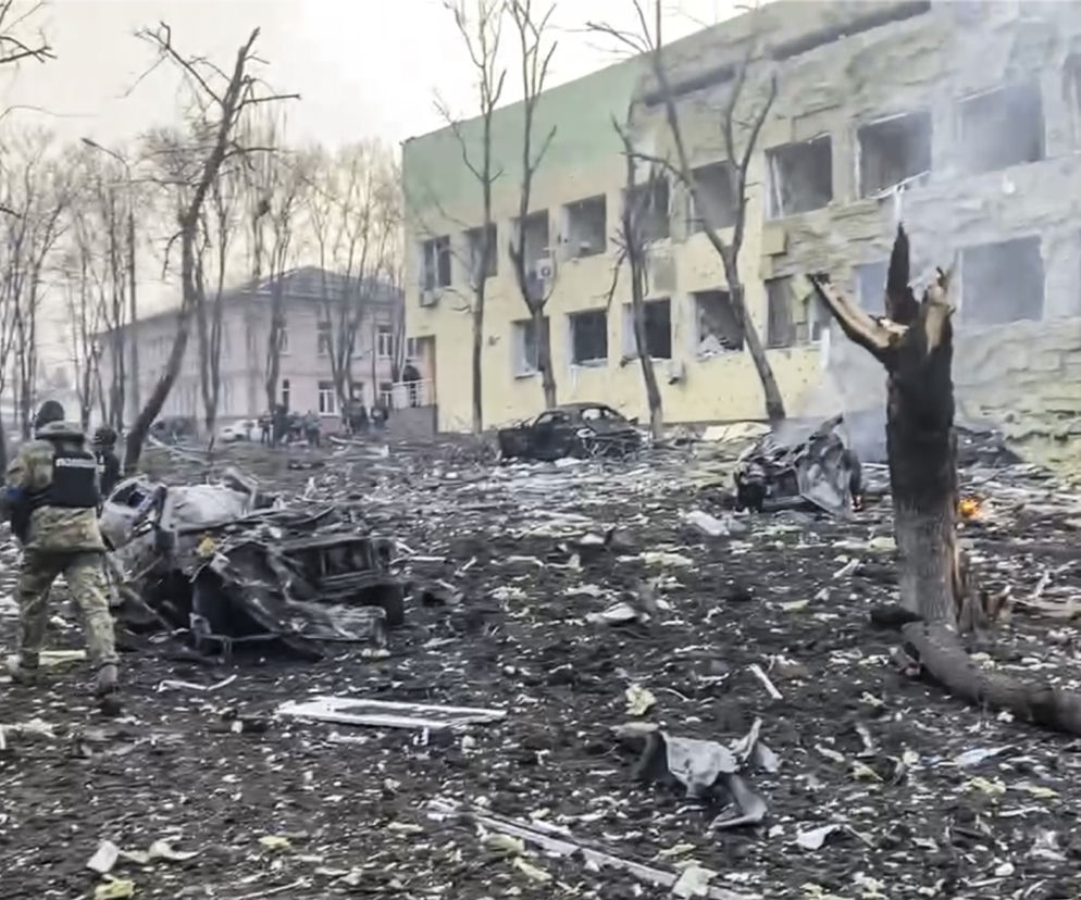Tak wygląda wojna Putina. Barbarzyński atak wojsk rosyjskich na szpital w Mariupolu