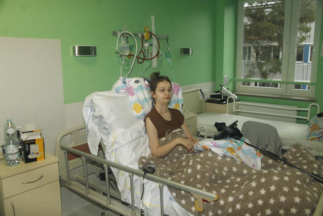 Koń zrujnował życie 16-letniej Klaudii. Mama: "Cudem udało się ją uratować"