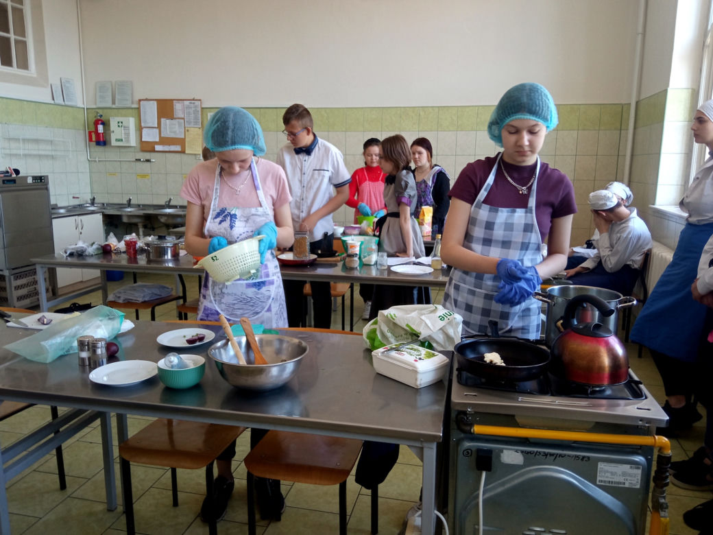 Konkurs kulinarny im. Wiktora Kulerskiego w grudziądzkim gastronomiku