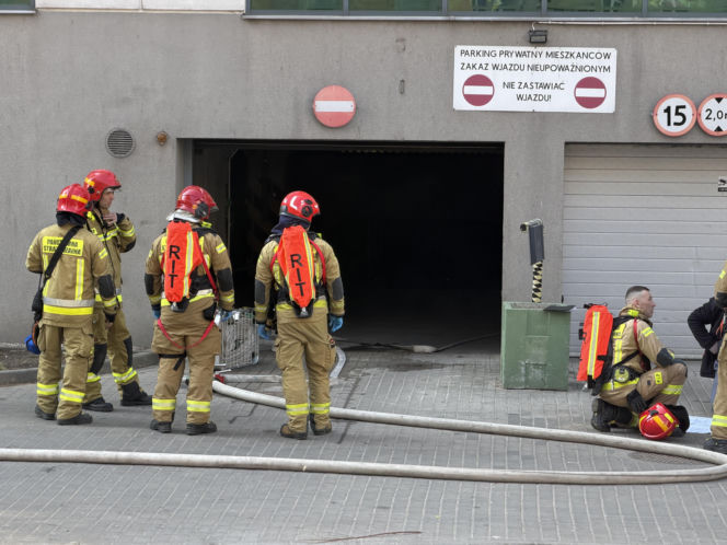 Pożar przy galerii handlowej w Warszawie. 200 osób uciekło z budynku!