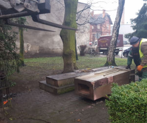 Nie ma już pomnika wdzięczności żołnierzom Armii Czerwonej w Lesznie. Został rozebrany
