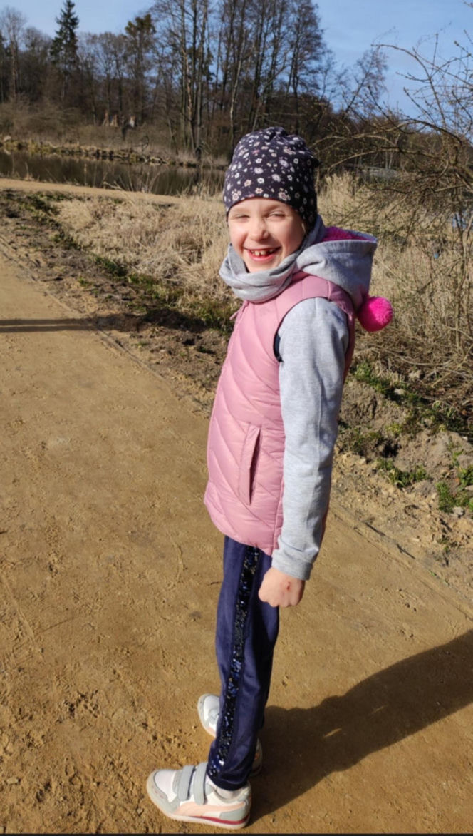 Choroba odebrała Lence mowę, niech nie zabierze uśmiechu. Dramatyczny apel rodziców 11-latki