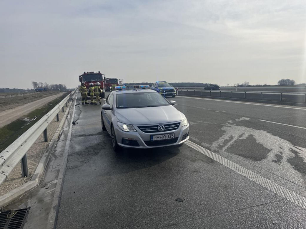 Pożar autokaru z dziećmi na A2