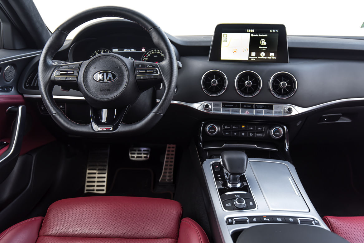 Kia Stinger 2.0 T-GDI 245 KM 8AT RWD GT Line