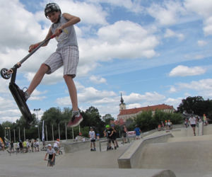 Dziś w Rzeszowie bezpłatne warsztaty jazdy na hulajnogach, rowerach i rowerach BMX